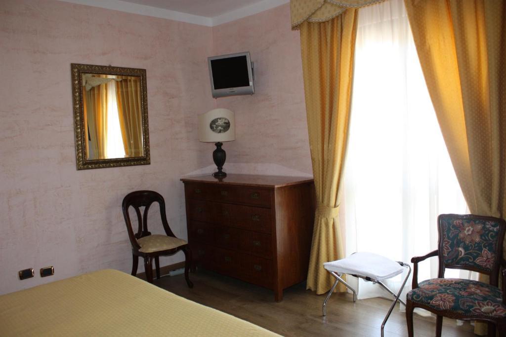 Hotel Sant'Agostino Paola Cameră foto